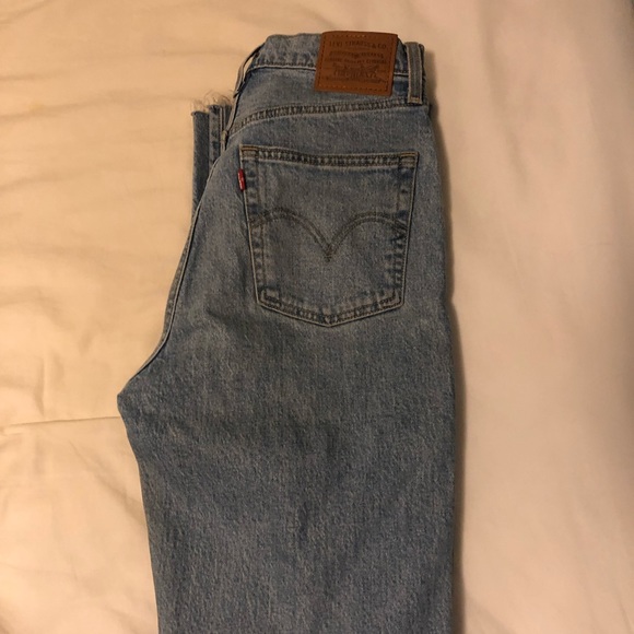 Levi’s Ribcage Straight Jeans - Picture 4 of 6